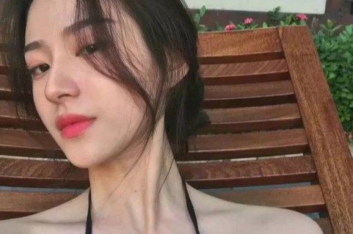 内娱1天4大瓜！顶流恋情、深夜泡酒吧、全身整容一个比一个离谱